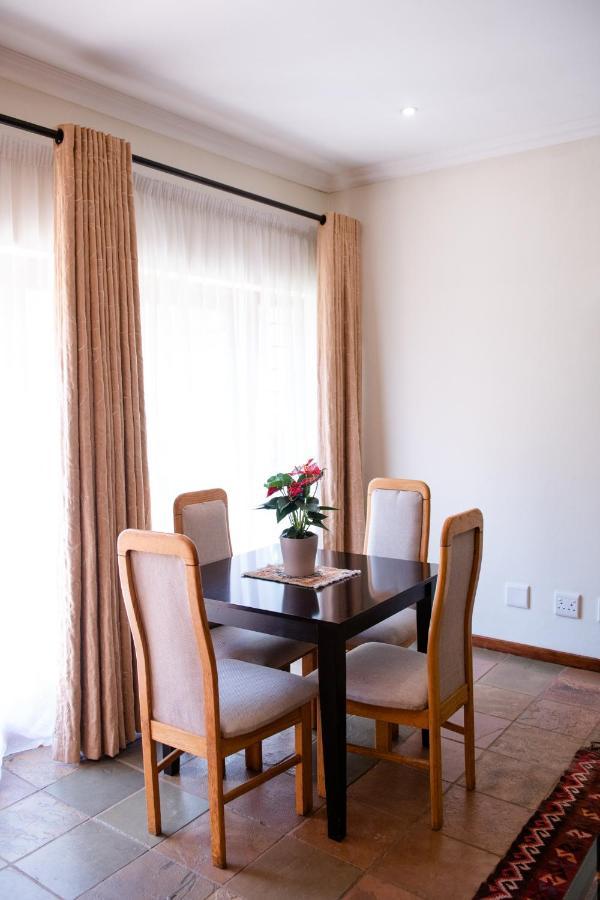37 On Charles Hotell Pretoria-Noord Exteriör bild