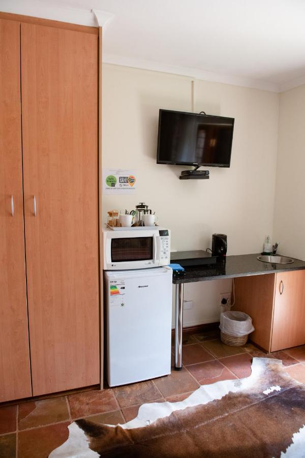 37 On Charles Hotell Pretoria-Noord Exteriör bild