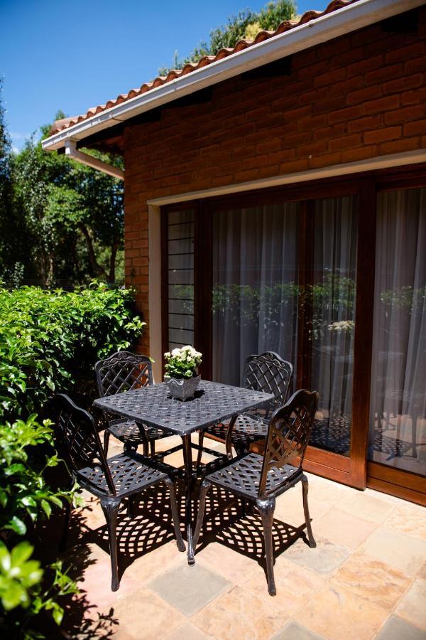 37 On Charles Hotell Pretoria-Noord Exteriör bild