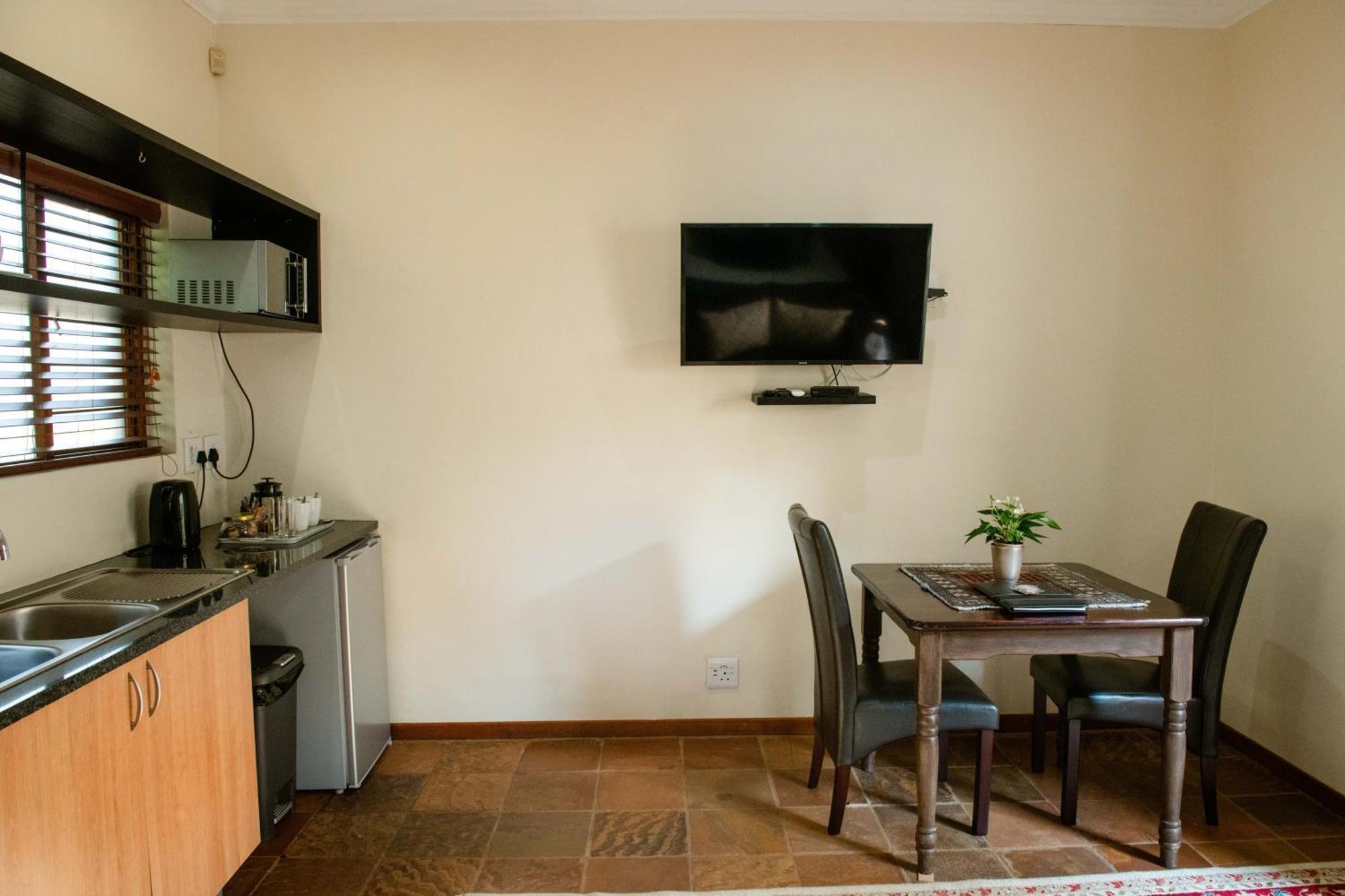 37 On Charles Hotell Pretoria-Noord Exteriör bild
